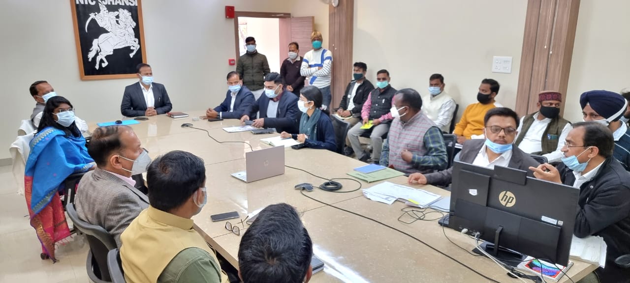 सेकंड रेंडमाइजेशन में बीयू/सीयू एवं वीवीपैट सभी विधानसभाओं के बूूथवार अलॉट किए गए