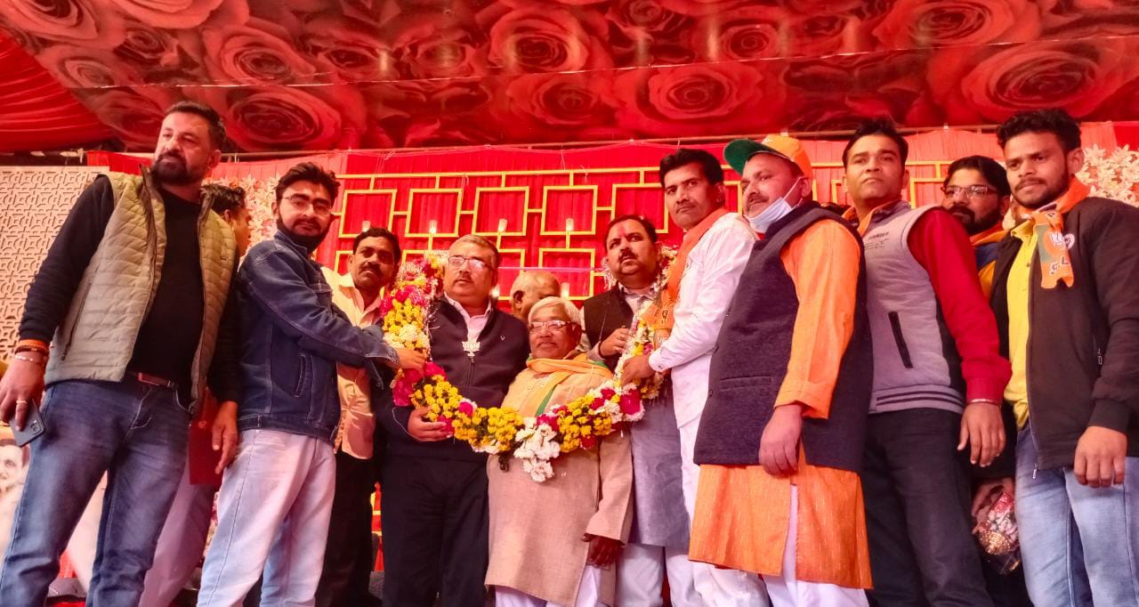 सपा से तीन बार पार्षद रहे, अब बोल रहे परिवार बाद पार्टी, हुए भाजपा में शामिल