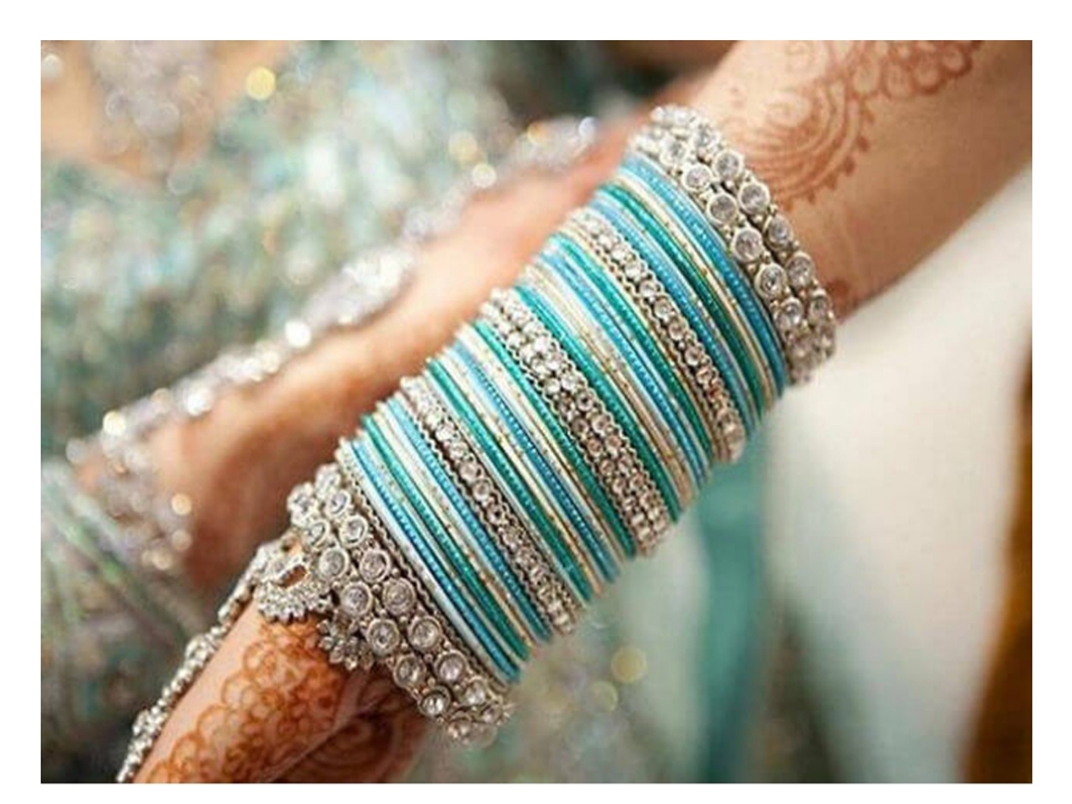 कांग्रेस प्रत्याशी की कैंपिंग से लौटी महिला की सोने की चूड़ी चोरी