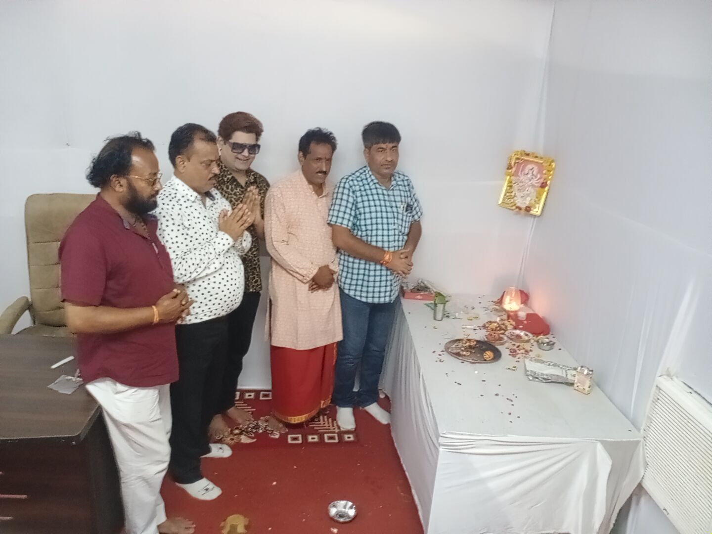 झांसी में पहली बार जंपिंग, सुनामी झूला सहित कश्मीर का लुफ्त उठाए दुबई टीम के सावन महोत्सव प्रदर्शनी में