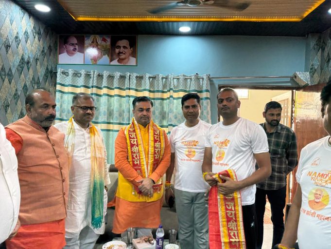 भाजपा मीडिया प्रभारी के आवास पहुंचे प्रदेश महामंत्री