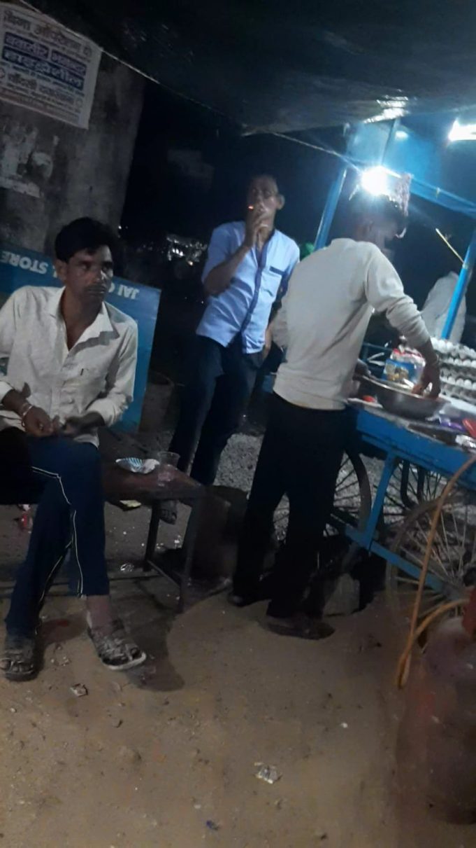 पुराने सरकारी सेल टैक्स कार्यालय की जमीन पर अवैध कब्जा बनाया शराब पिलाने का अड्डा, आए दिन होते है विवाद