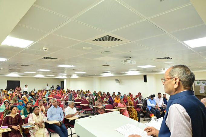 जहां नारी का पूजन होता है, वहां प्रगति होती है : उप श्रमायुक्त किरण मिश्रा महिलाओं को योजनाओं का लाभ उठाना चाहिए : महानिदेशक डॉ. संजय सिंह
