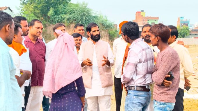 झांसी में ब्लैकमेल और धमकी का मामला: विवाहिता ने युवक व उसके परिजनों पर लगाया गम्भीर आरोप, थाने में दी तहरीर