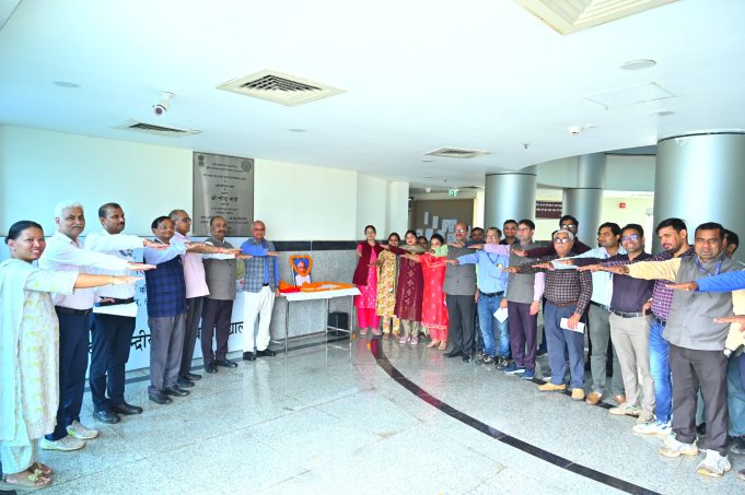 लौह पुरुष सरदार वल्लभभाई पटेल की 150वीं जयंती पर एकता और अखंडता के प्रति संकल्पबद्ध हुआ विश्वविद्यालय परिवार