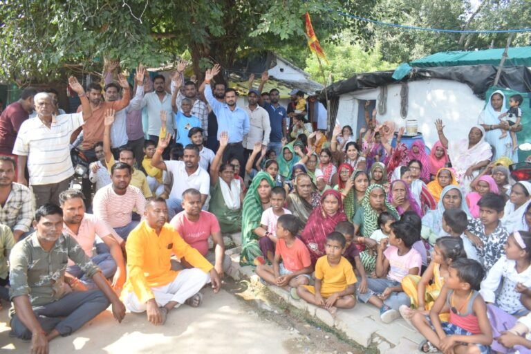 सेना ने दिया गणेश मढ़िया बस्ती खाली करने का अल्टिमेटम